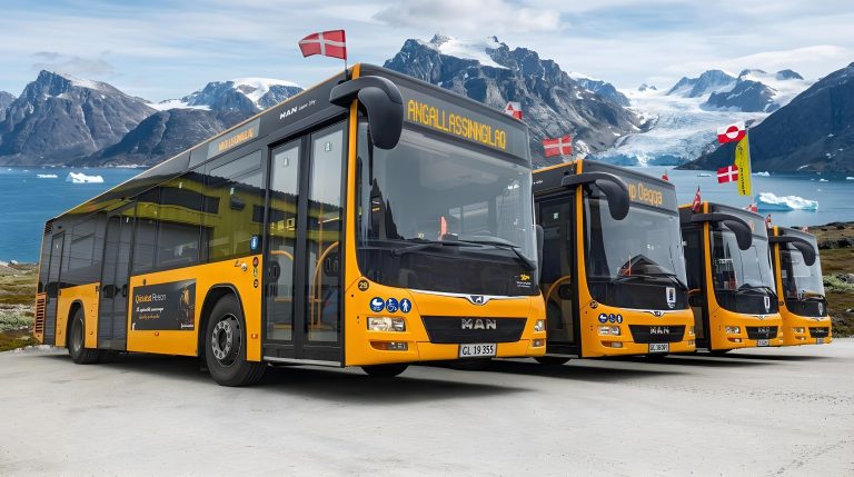 Nuup Bussiata bussii sisamat sungaartut, kangerluk qaqqallu tunuliaqutaralugit
